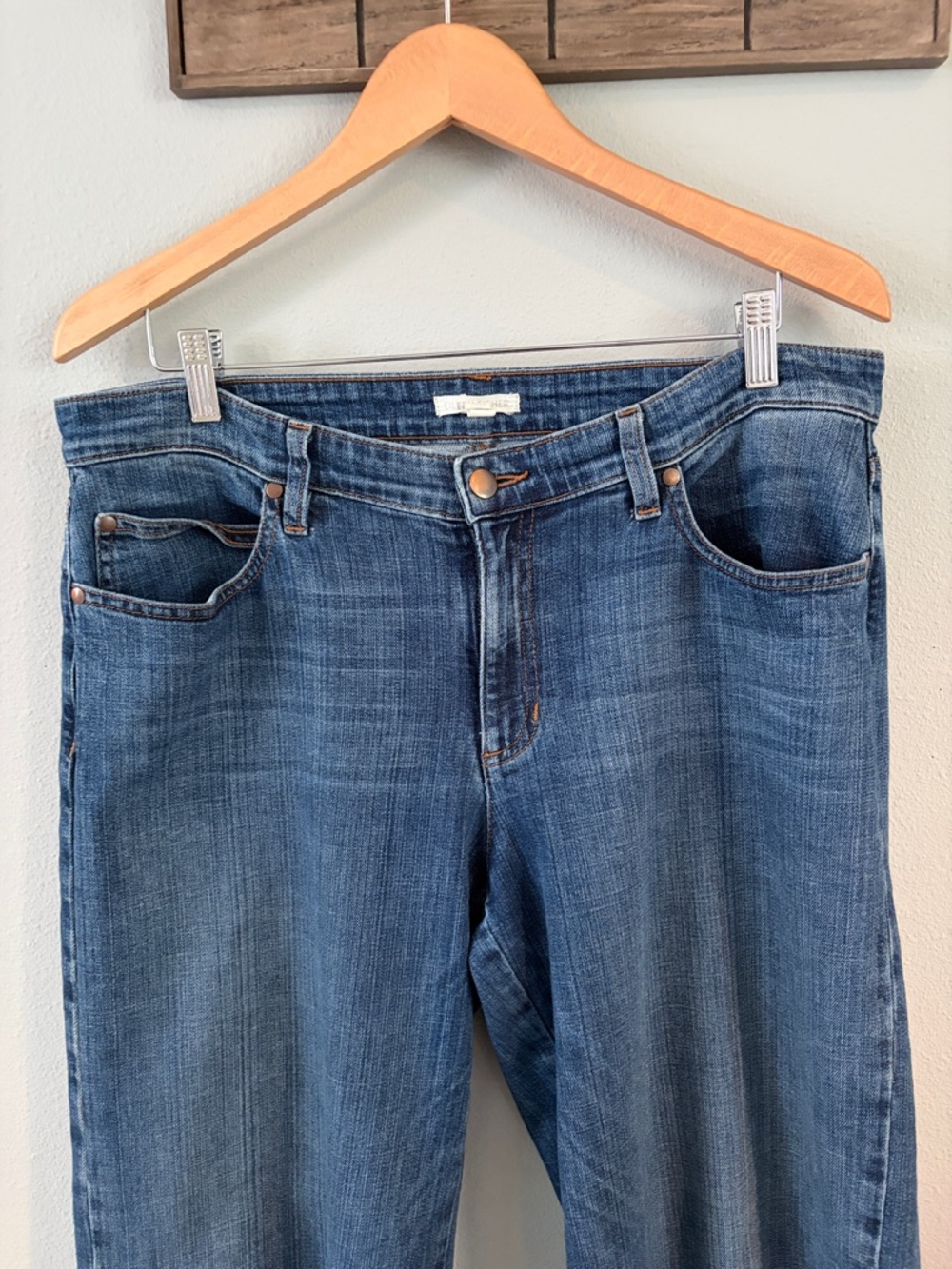 Eileen Fisher Dark Blue Denim Jeans with Contrast Stitching - Picture 4 of 7
